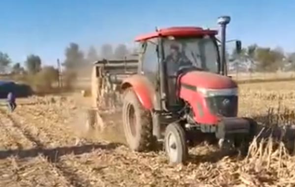 視頻工作：四平隆發機械9YJ-1.3錘抓園包打捆機