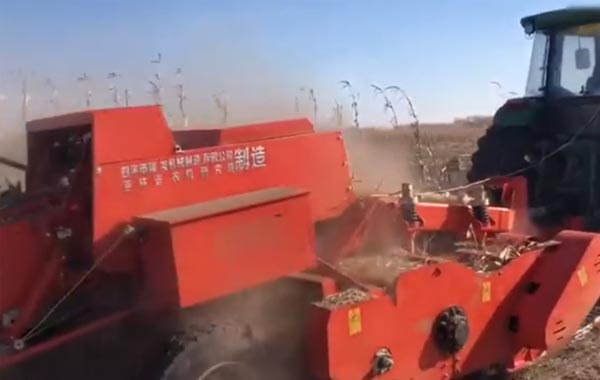 視頻工作：四平隆發機械9YFL-2.2自動撿拾稭稈粉碎方捆打捆機